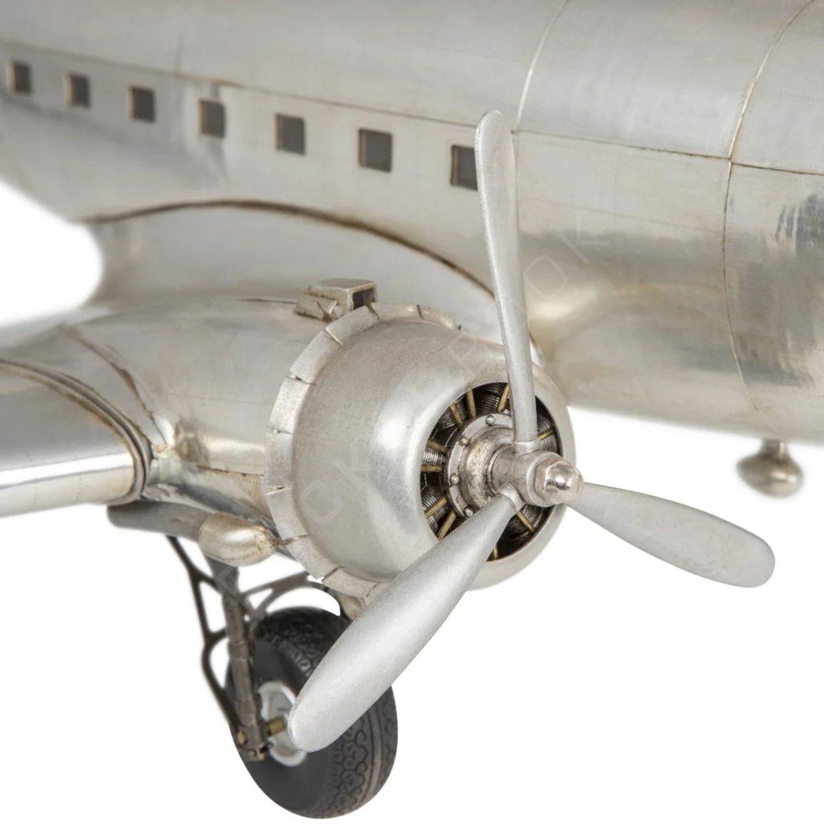 Maqueta DC-3 "Dakota" Maquetas Decoración  BuckerBook 885,00 € Authentic Models