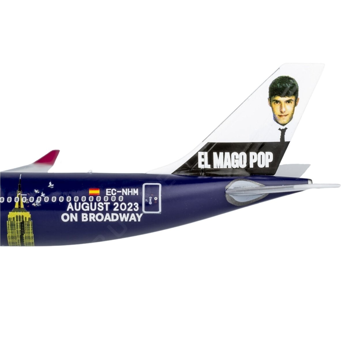 Maqueta Airbus A330-200 Level "El Mago Pop" EC-NHM 1/400 Maquetas Aviación Comercial 6971898620639 BuckerBook 66,90 € NG Models