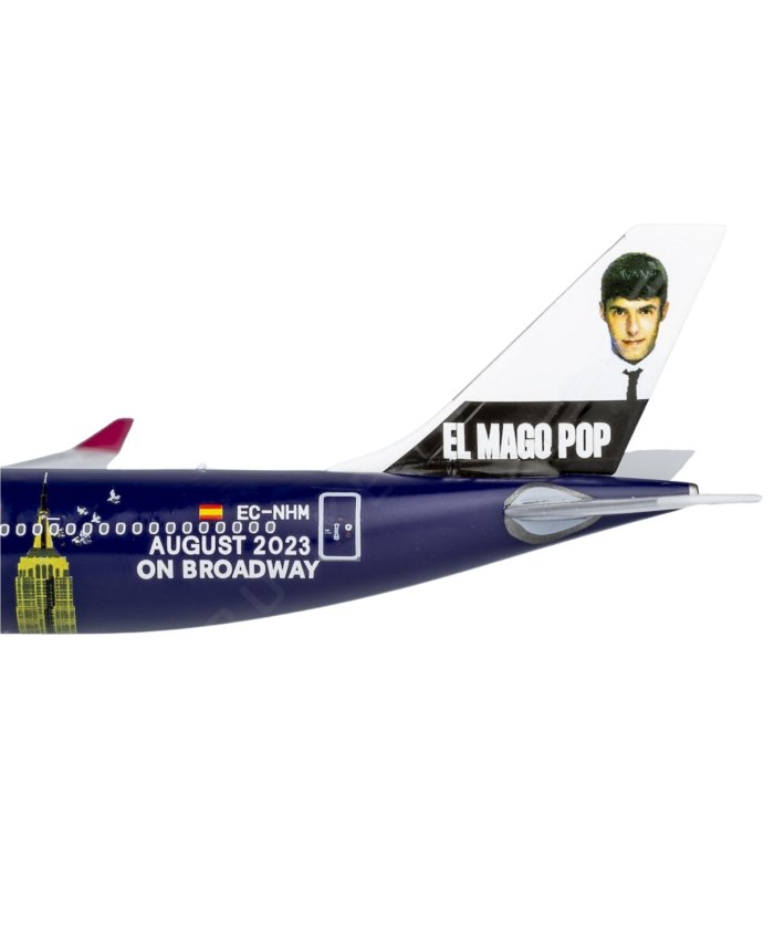 Maqueta Airbus A330-200 Level "El Mago Pop" EC-NHM 1/400 Maquetas Aviación Comercial 6971898620639 BuckerBook 66,90 € NG Models