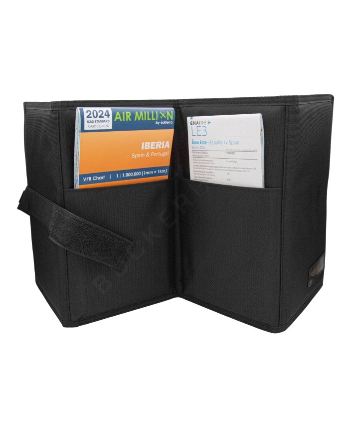 Organizador de Cartas D4P Accesorios para Cartas Aeronáuticas 1705864524295 BuckerBook 23,90 € Design 4 Pilots