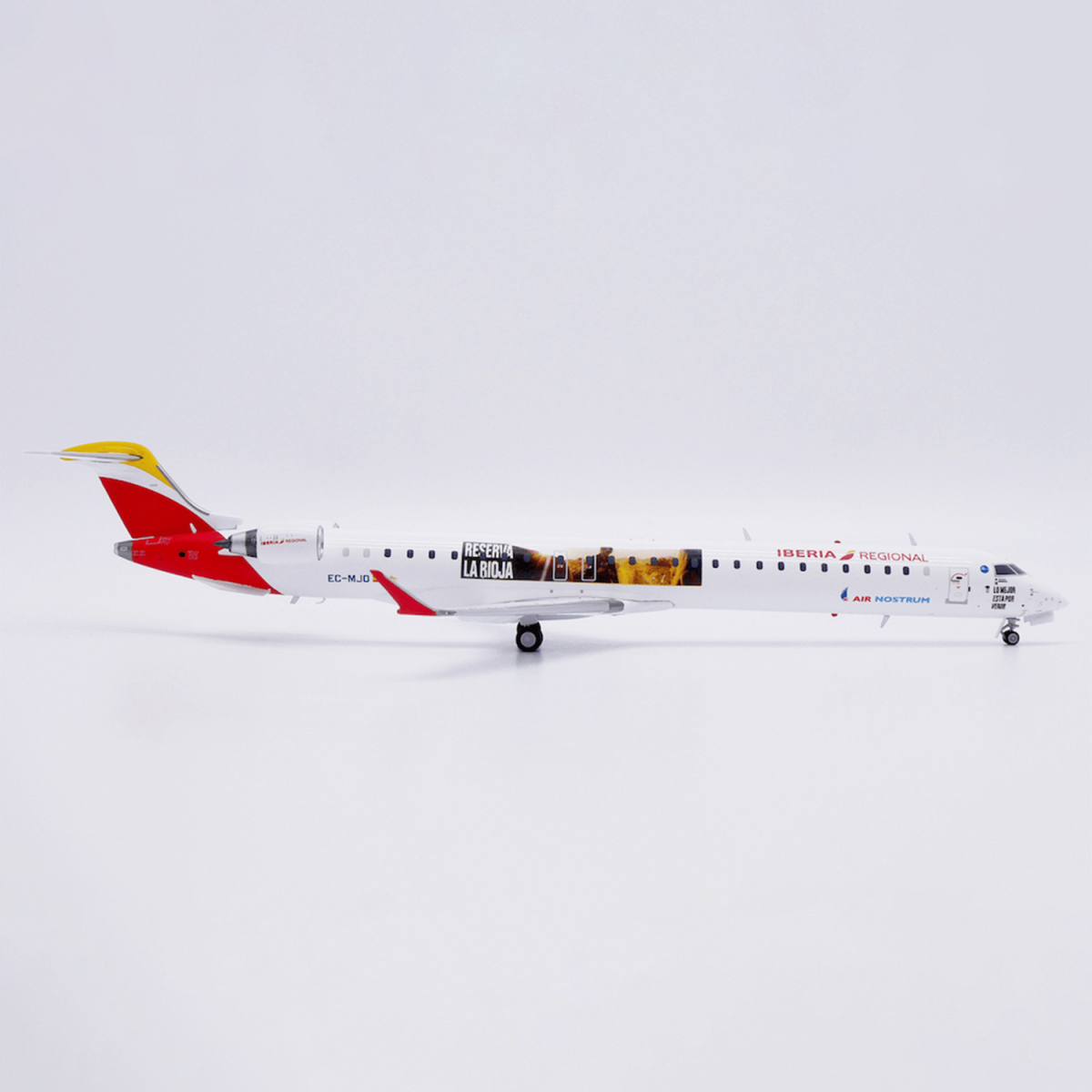 Air Nostrum Canadair CRJ1000 "Reserva La Rioja" EC-MJO 1/200 Model