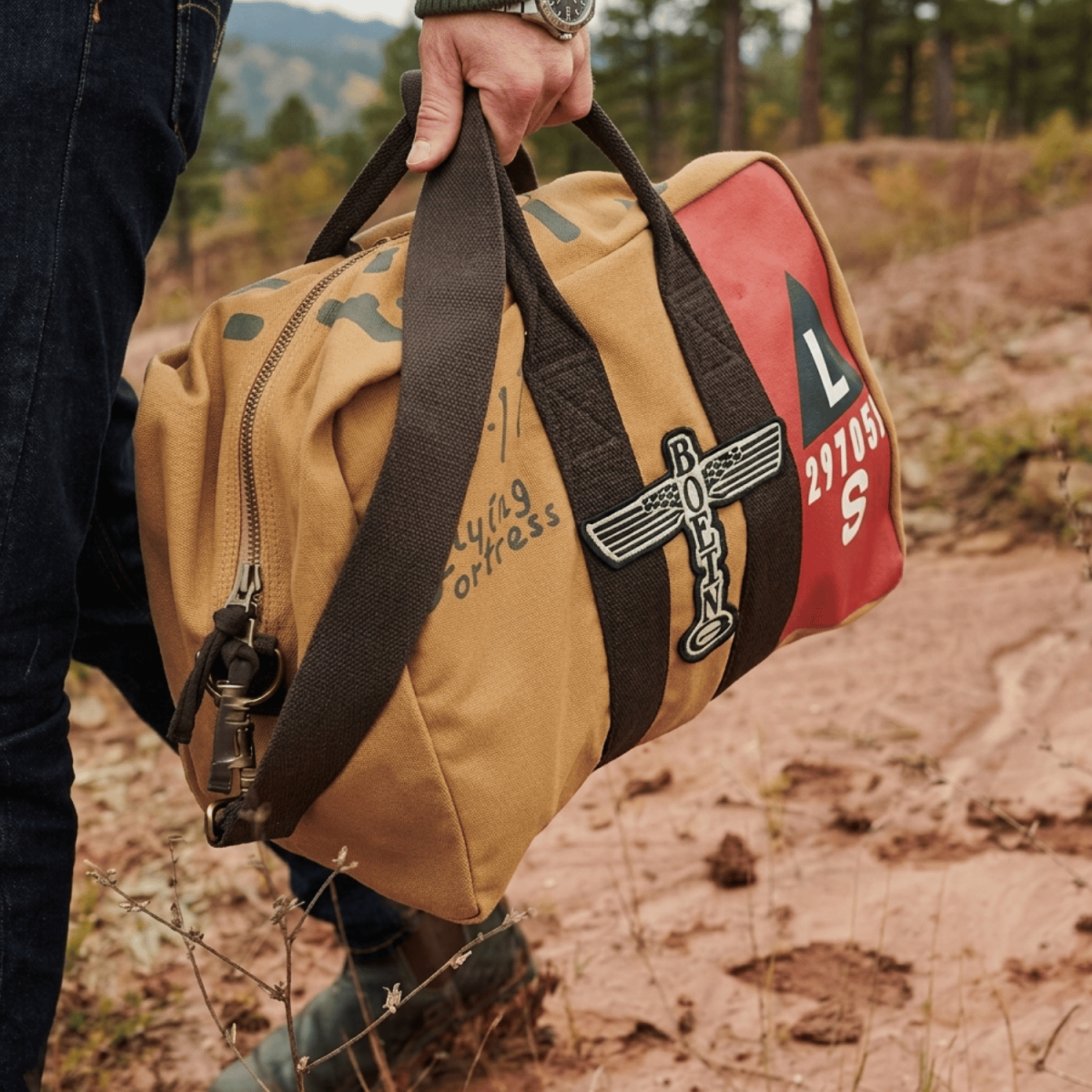 B-17 Kit Bag Flight Bags for Pilots 8456770250756 BuckerBook €139.99 RED CANOE
