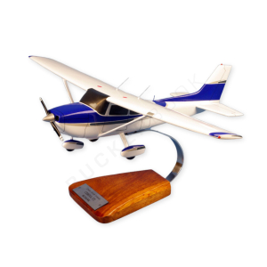 Cessna C172 "Skyhawk" 1/24 Model