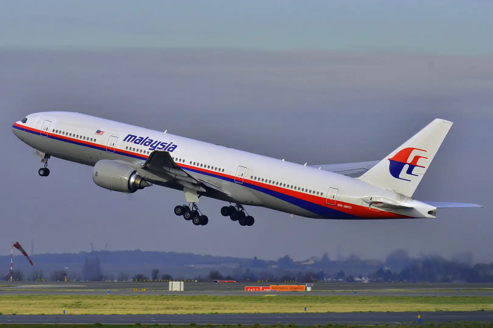 El Boeing 777-200ER desparecido, 9M-MRO, fotografiado en Ámsterdam en 2011. Foto: Laurent Errera.