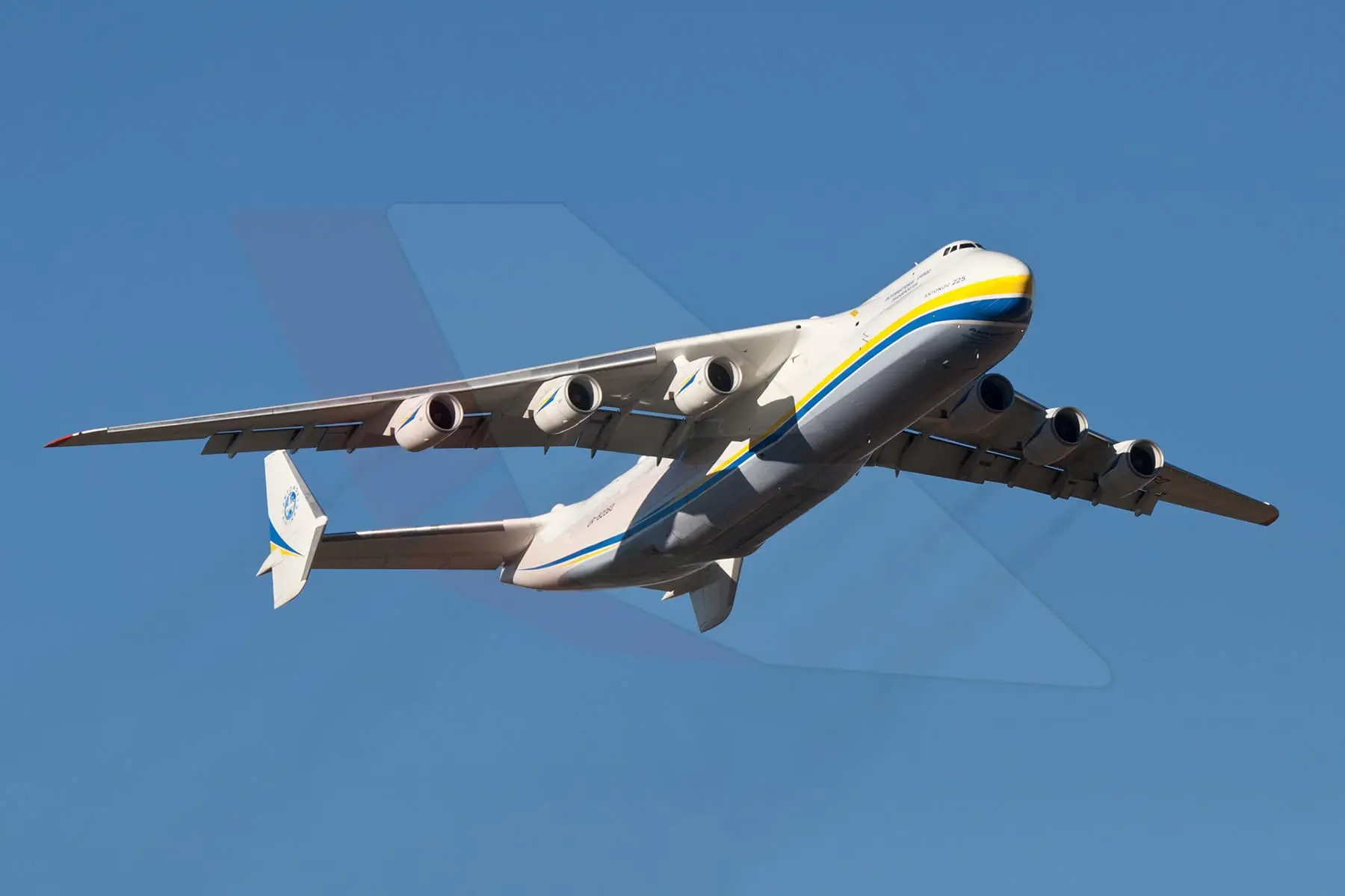 El AN-225 despegando desde Torrejón de Ardoz en el año 2015