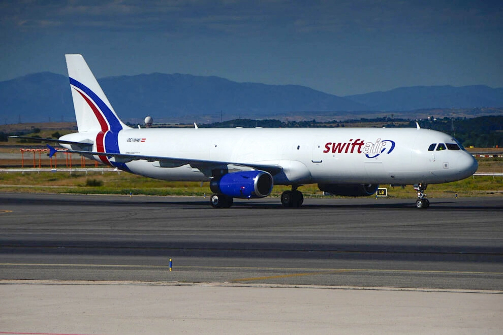 El-primer-Airbus-A321P2F-de-Swiftair-en-su-llegada-a-Madrid