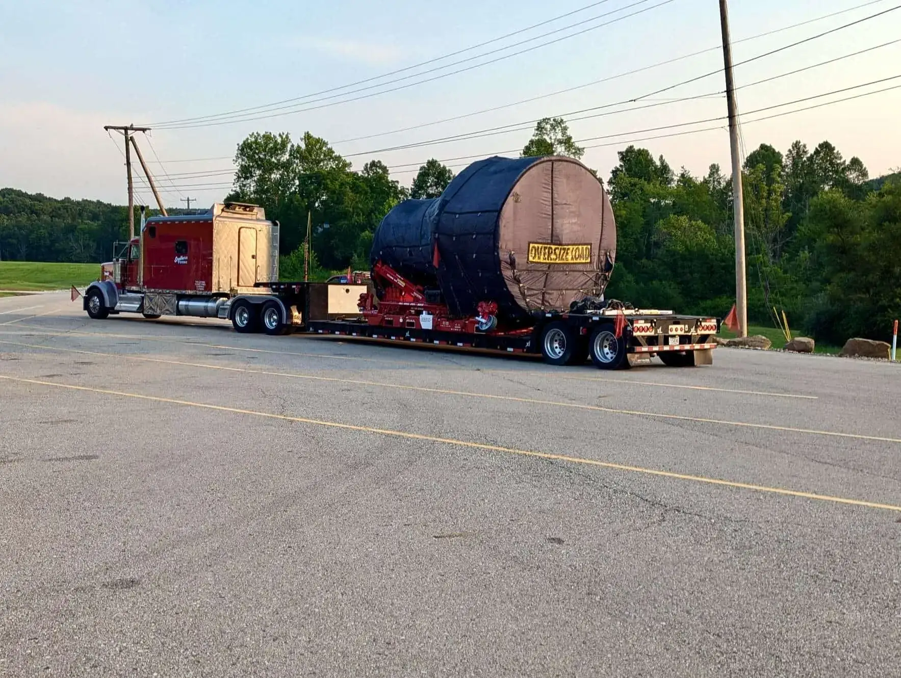 El primer motor que ha salido cargado desde la fábrica de Peebles con destino a Seattle. Foto: General Electric.