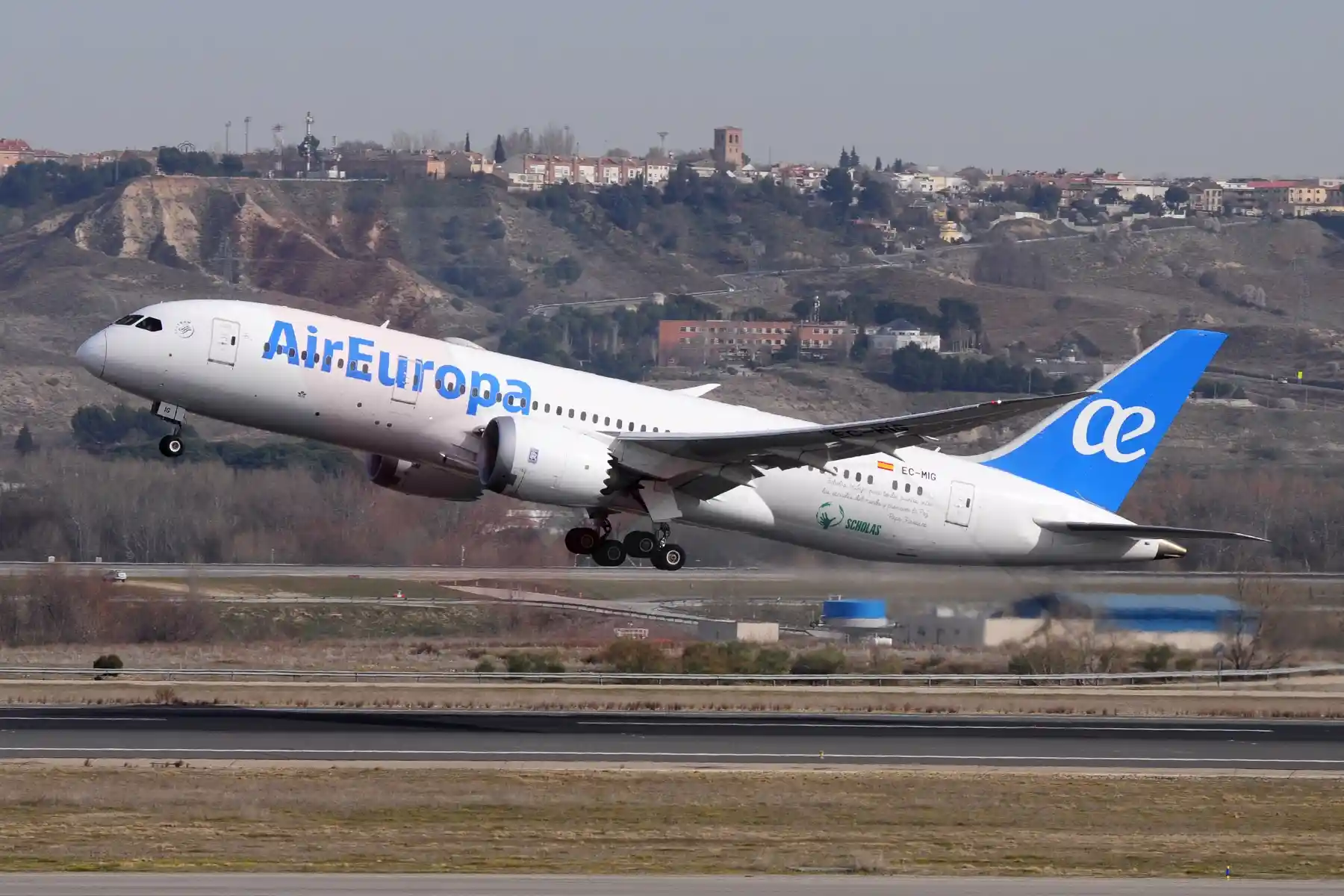 El primer Boeing B787 Dreamliner con registro español fue el EC-MIG, un 787-8 que sigue en servicio actualmente.