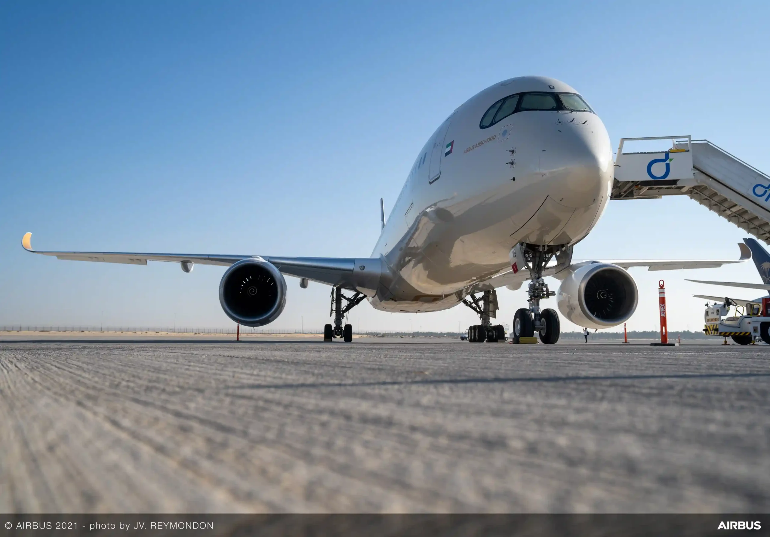 El Airbus A350-1000 estuvo en el pasado show aéreo de Dubái de la mano de Airbus en colaboración con Etihad, quien prestó uno de sus modelos para la feria. Foto: Airbus