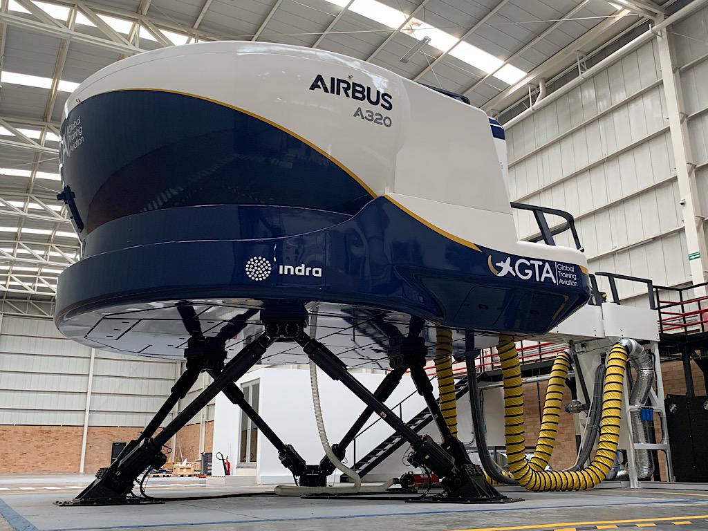 Exterior de un simulador Full Flight Simulator de Indra